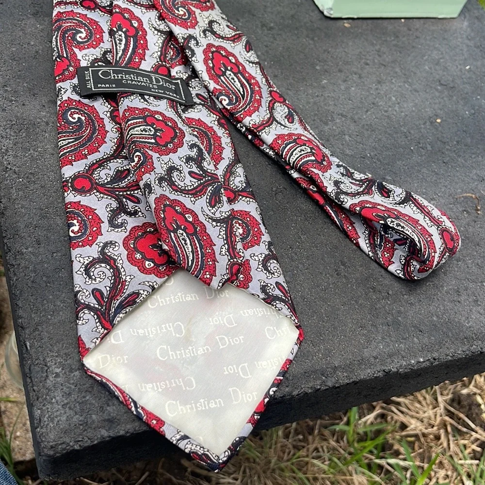 Wonderful. Vintage Grey & Red  Christian Dior silk tie